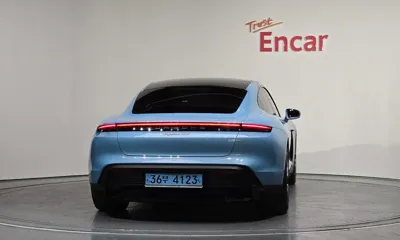 Porsche Taycan 2021, 35683 км, за 64329.79 USD