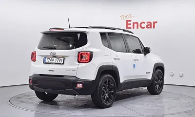 Jeep Renegade 2023, 4886 км, за 18226.21 USD