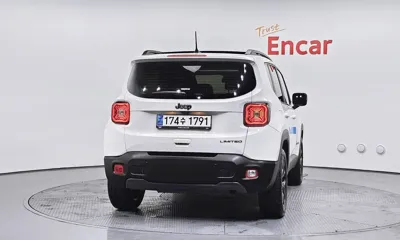 Jeep Renegade 2023, 4886 км, за 18226.21 USD