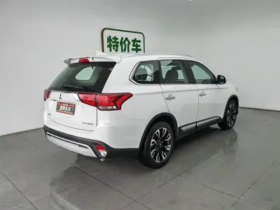 Mitsubishi Outlander 2020, 60199 км, за 6994.24 USD