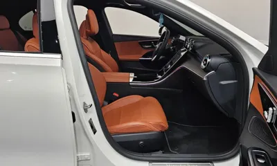 Mercedes-Benz C-Class 2023, 34449 км, за 27410.57 USD - фото 11