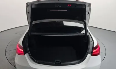 Mercedes-Benz C-Class 2023, 34449 км, за 27410.57 USD - фото 20