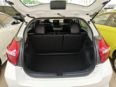 Toyota Yaris L 2018, 90500 км, за 4855.7 USD - фото 19