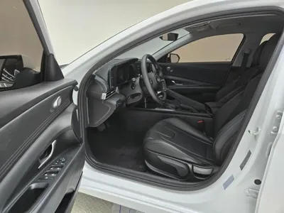 Hyundai Avante 2023, 39476 км, за 7504.89 USD - фото 9