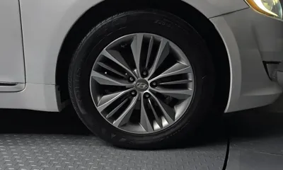 Kia K7 2012, 116960 км, за 2636.27 USD