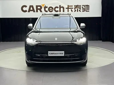 AITO 问界 AITO M9 2025, 7000 км, за 59721.21 USD