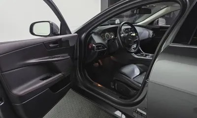 Jaguar XE 2018, 111013 км, за 5789.75 USD - фото 10