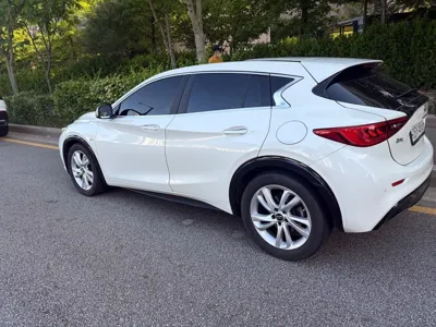 Infiniti Q30 2019, 90000 км, за 8456.94 USD