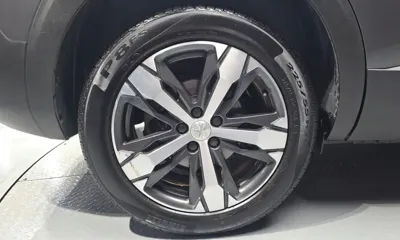 Peugeot 5008 2021, 80250 км, за 18786.97 USD