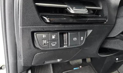 Kia EV6 2022, 174346 км, за 12994.86 USD - фото 19