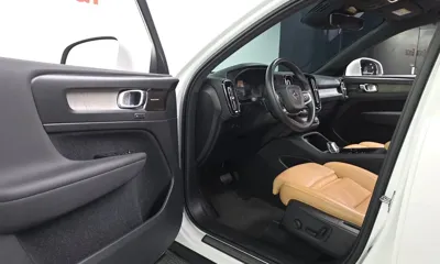 Volvo XC40 2020, 108395 км, за 15032.17 USD - фото 10