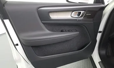Volvo XC40 2020, 108395 км, за 15032.17 USD - фото 24