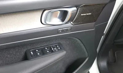 Volvo XC40 2020, 108395 км, за 15032.17 USD - фото 30