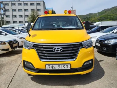 Hyundai Starex 2021, 56643 км, за 14246.69 USD
