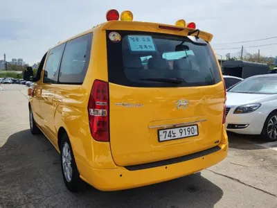 Hyundai Starex 2021, 56643 км, за 14246.69 USD
