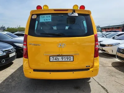 Hyundai Starex 2021, 56643 км, за 14246.69 USD
