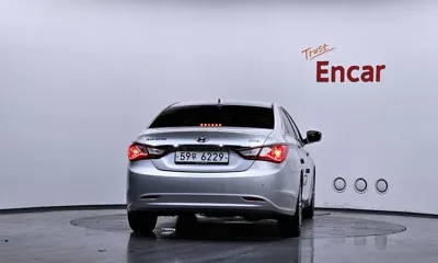 Hyundai Sonata 2012, 63277 км, за 2976.77 USD