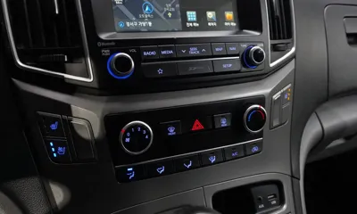 Hyundai Starex 2019, 117634 км, за 8867.57 USD - фото 18