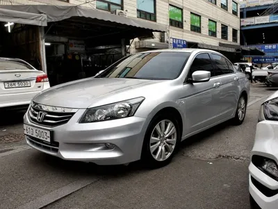 Honda Accord 2011, 110392 км, за 2410.42 USD