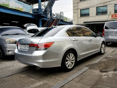 Honda Accord 2011, 110392 км, за 2410.42 USD