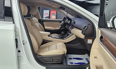 Hyundai Grandeur 2018, 131902 км, за 10906.94 USD - фото 12