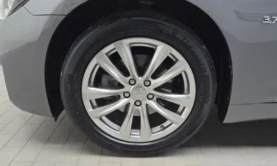 Infiniti Q70 2017, 107989 км, за 6475.06 USD