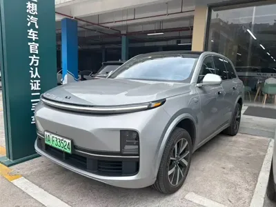 Li Auto Li L8 · 2023 год