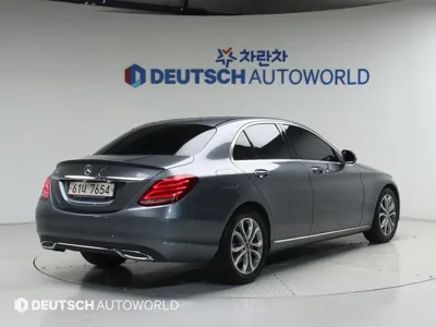 Mercedes-Benz C-Class 2017, 97318 км, за 8264.41 USD