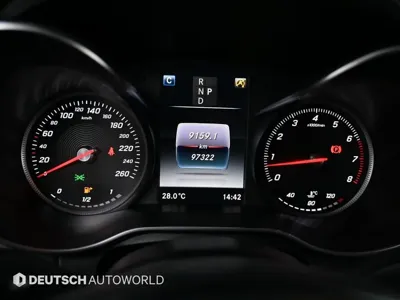 Mercedes-Benz C-Class 2017, 97318 км, за 8264.41 USD - фото 8