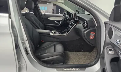 Mercedes-Benz C-Class 2018, 59731 км, за 11034.03 USD - фото 11