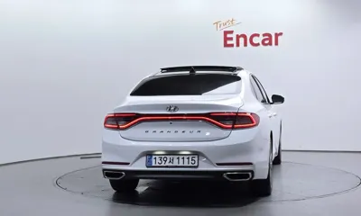 Hyundai Grandeur 2019, 116098 км, за 9518.78 USD