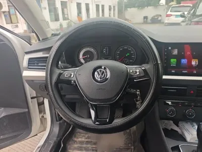 Volkswagen Lavida 2019, 63000 км, за 7791.12 USD