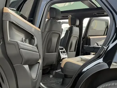 Land Rover Sport 2024, 29000 км, за 96819.78 USD