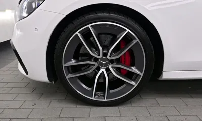 Mercedes-Benz E-Class 2021, 23587 км, за 41687.32 USD