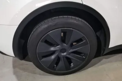 Tesla Model Y 2024, 40700 км, за 31164 USD - фото 11