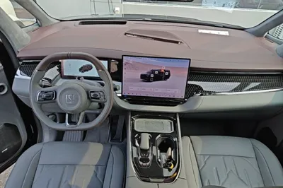 Zeekr 009 2024, 2100 км, за 58652 USD