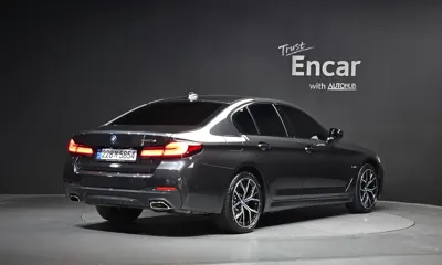 BMW 5-Series 2023, 34134 км, за 31203.27 USD