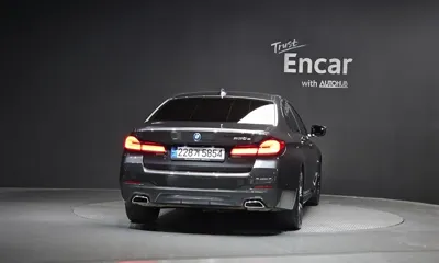 BMW 5-Series 2023, 34134 км, за 31203.27 USD