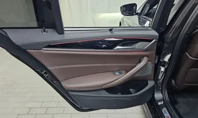 BMW 5-Series 2023, 34134 км, за 31203.27 USD - фото 25