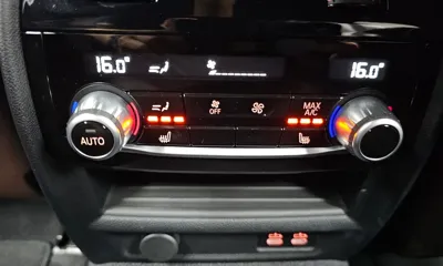 BMW 5-Series 2023, 34134 км, за 31203.27 USD - фото 32