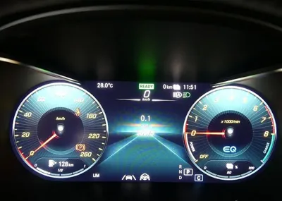 Mercedes-Benz GLC-Class 2023, 35000 км, за 34527.71 USD - фото 8