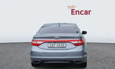 Hyundai Grandeur 2015, 226620 км, за 3581.43 USD