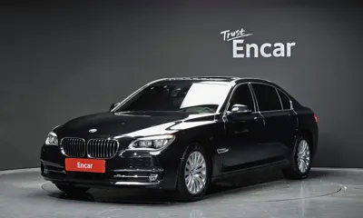BMW 7-Series · 2015 год