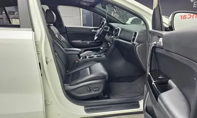 Kia Sportage 2020, 115109 км, за 10241.16 USD - фото 11