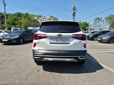Kia Seltos 2020, 72812 км, за 11487.46 USD