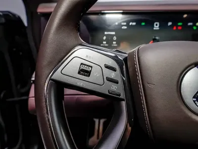 Denza Denza Z9GT 2024, 11800 км, за 33013.47 USD