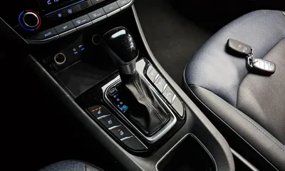 Hyundai Ioniq 2019, 120872 км, за 7687.3 USD - фото 9