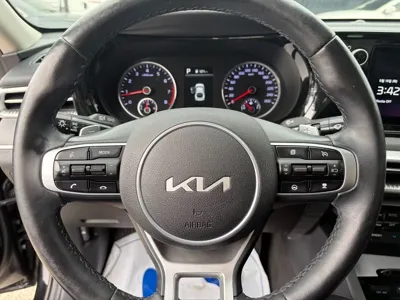 Kia K5 2022, 73999 км, за 13778.39 USD - фото 18