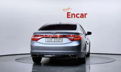 Hyundai Grandeur 2016, 105262 км, за 4726.27 USD