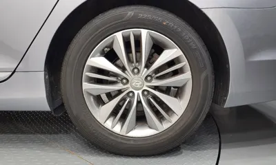 Hyundai Grandeur 2016, 105262 км, за 4726.27 USD - фото 21